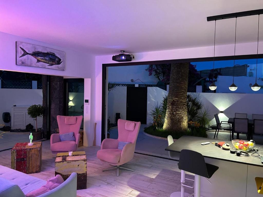 Beachside Villa - Casa Aboleon