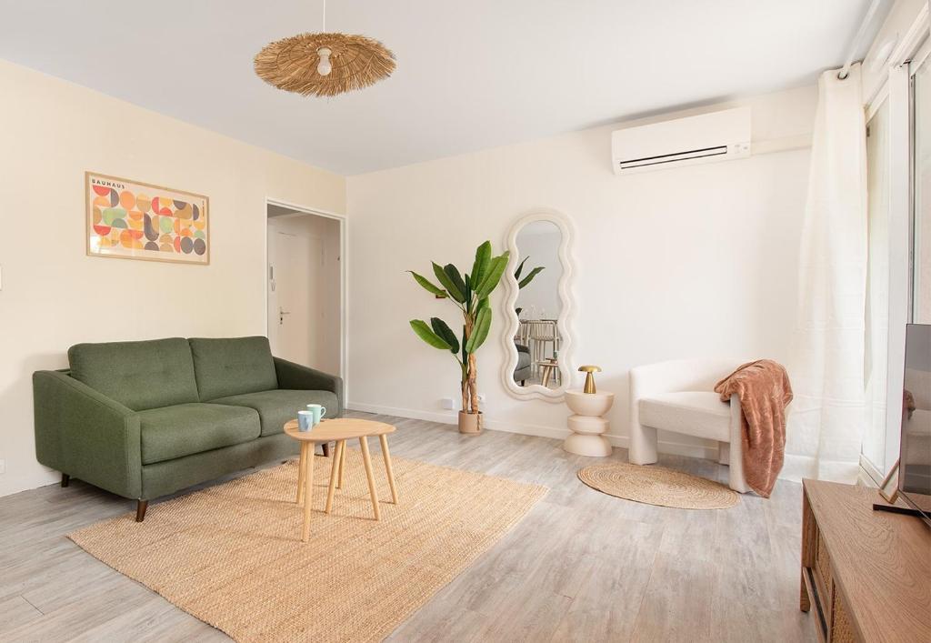 Posezení v ubytování T2 Blagnac 1-4p AiRBUS Toulouse CLIM & Parking