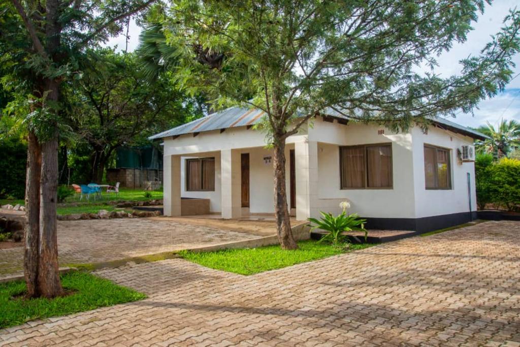 Budova, kde se chata nachází