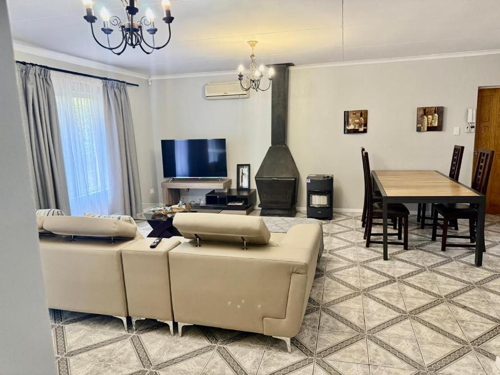 Μια τηλεόραση ή/και κέντρο ψυχαγωγίας στο Marie Guest House