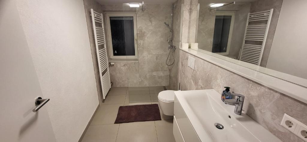 Fachwerkhaus mit Tischkicker 6 Gäste Waiblingen Stuttgart GLORYSTAY - Appartamento Con Due Camere Da Letto