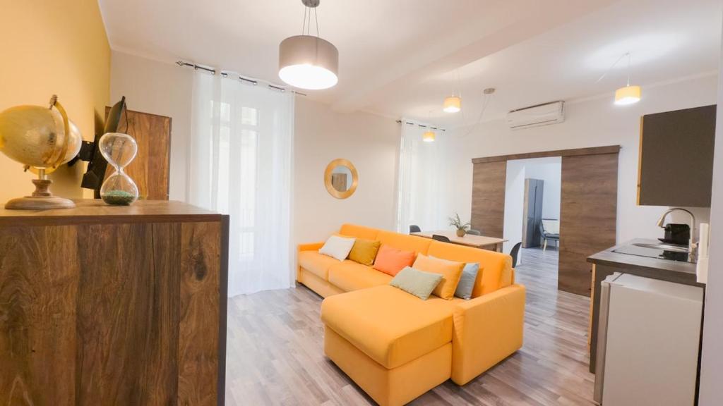 Køkken eller tekøkken på Spacious and bright house in the center - parking