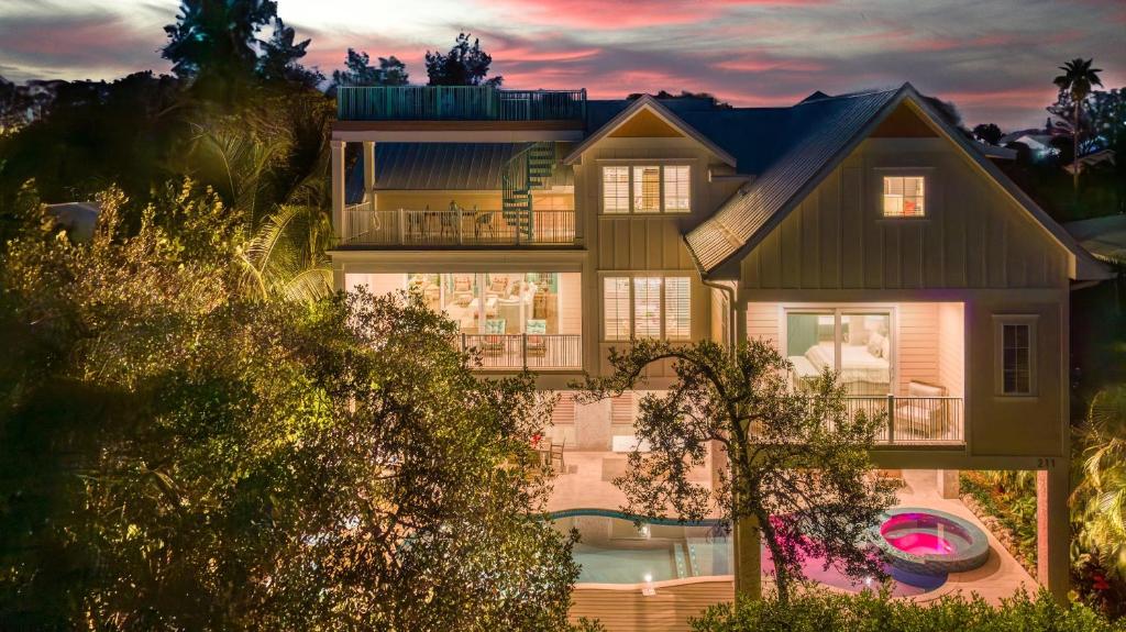 Aed väljaspool majutusasutust Beach A La Mode - 211