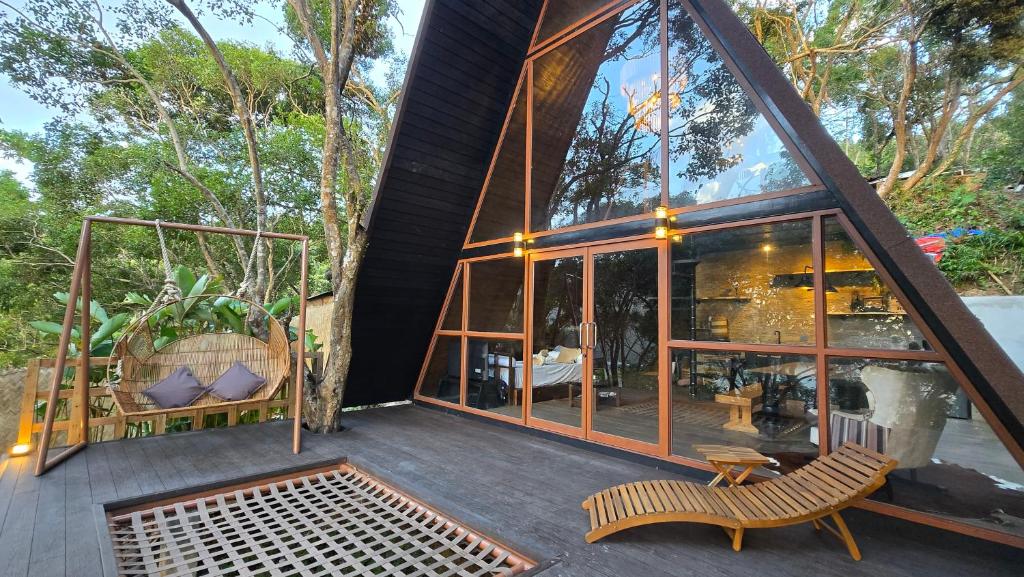 Κήπος έξω από το The Love Triangle - Glamping at Karuna El Nido