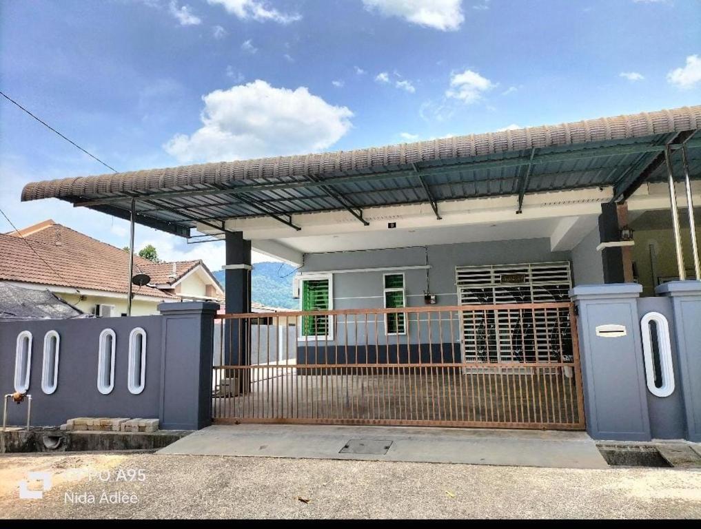 Budova, kde se prázdninový dům nachází