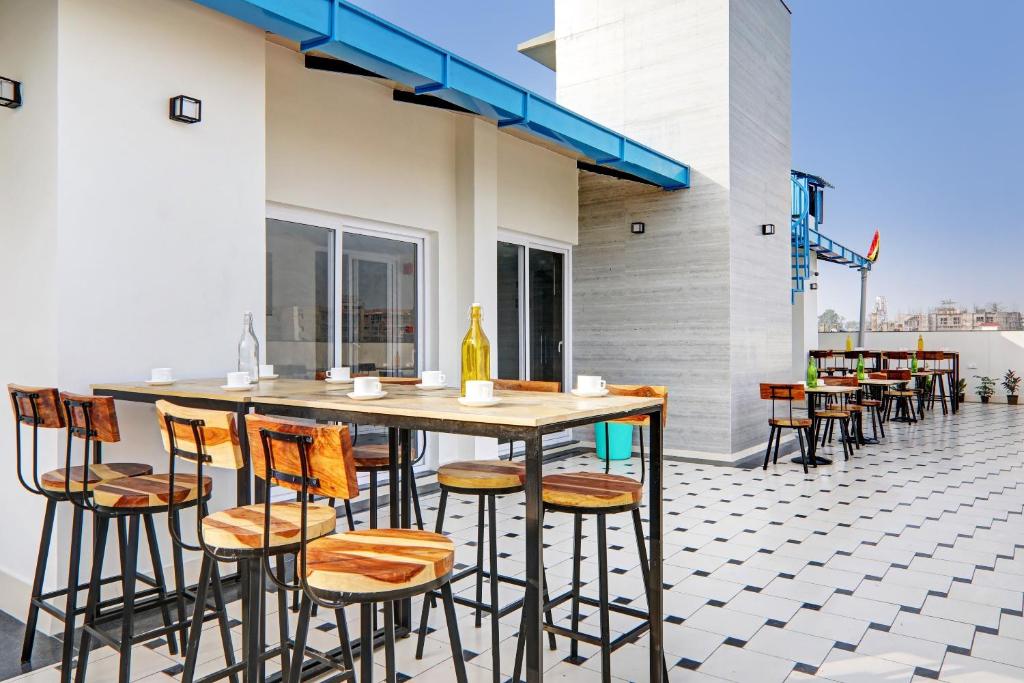 Εστιατόριο ή άλλο μέρος για φαγητό στο Townhouse Vibhuti Khand Gomti Nagar Formerly Pratham Inn