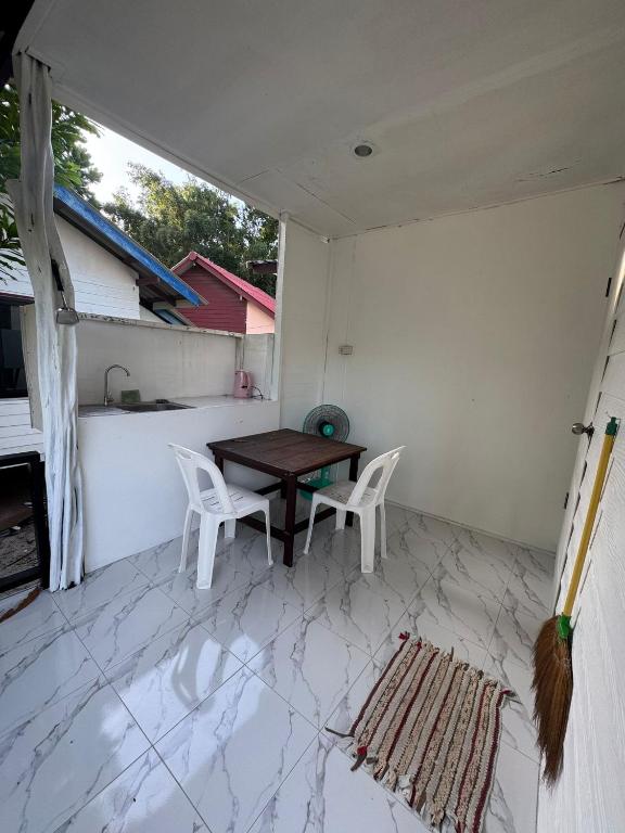 Balkón nebo terasa v ubytování The Beach Bungalow