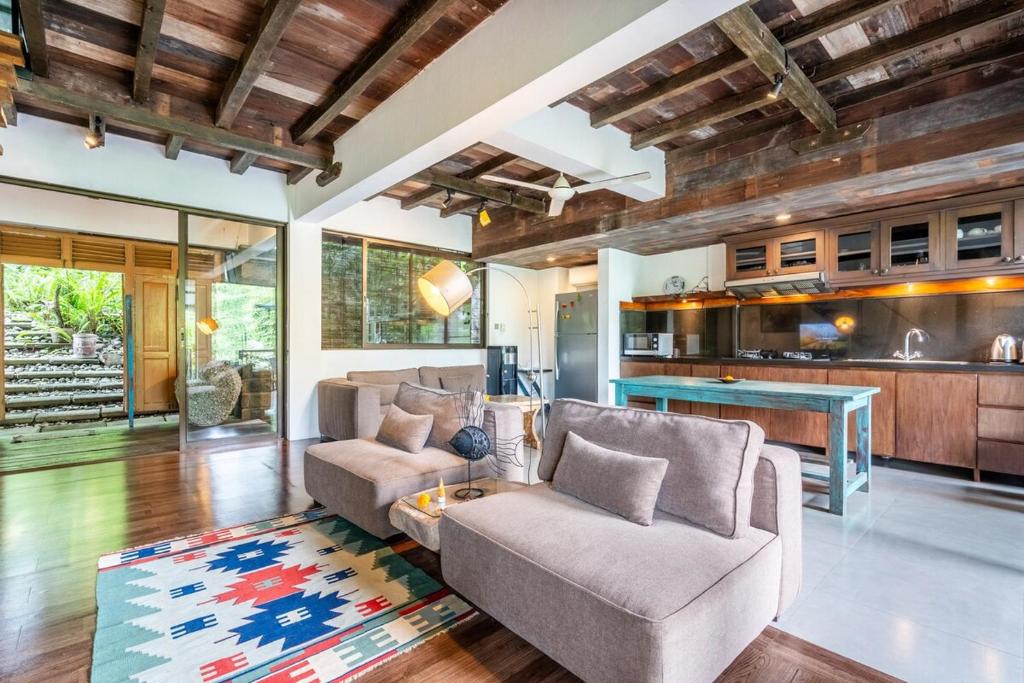 Your Dream Waterfront Villa - Rumah Tepi Sungai, Cemagi (preços ...