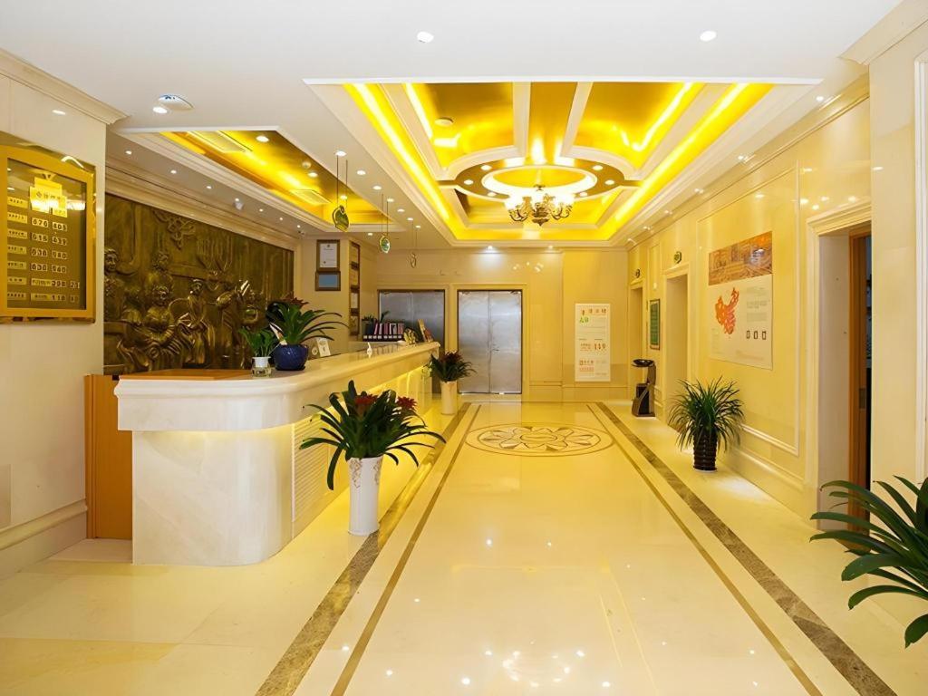 Vstupní hala nebo recepce v ubytování Vienna 3 Best Hotel Jiangsu Suzhou Zhouzhuang Luzhi Ancient Town