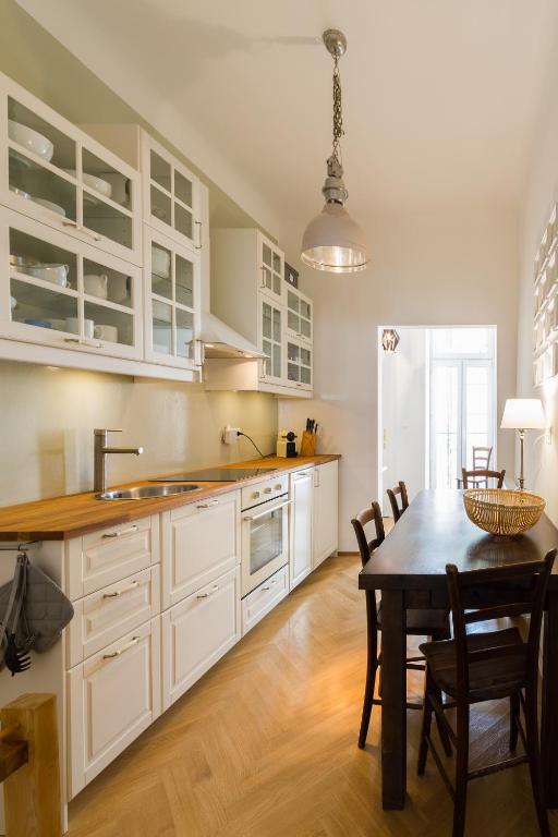 Kuchyň nebo kuchyňský kout v ubytování Apartment Vienna Your home abroad