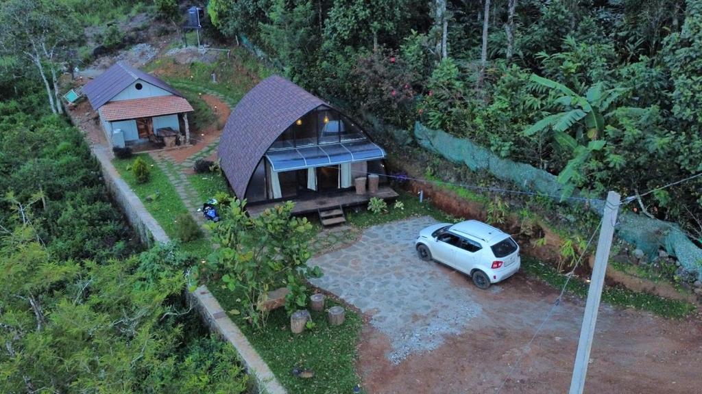 Το κτήριο όπου στεγάζεται  το διαμέρισμα