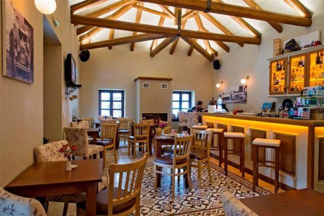 Lounge nebo bar v ubytování Aiolides Traditional Homes
