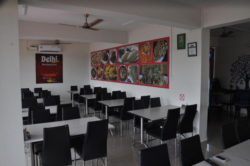 Restaurace v ubytování Hotel Dewa Goa