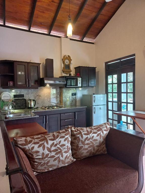 Una cocina o cocineta en Galle Be Relaxing Karapitiya