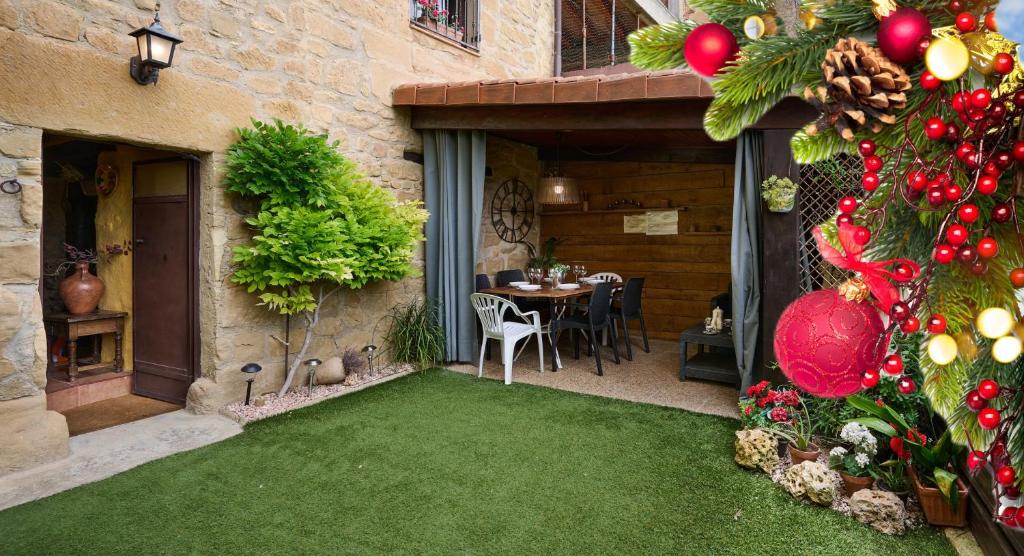 Κήπος έξω από το Historic Haven by Fidalsa