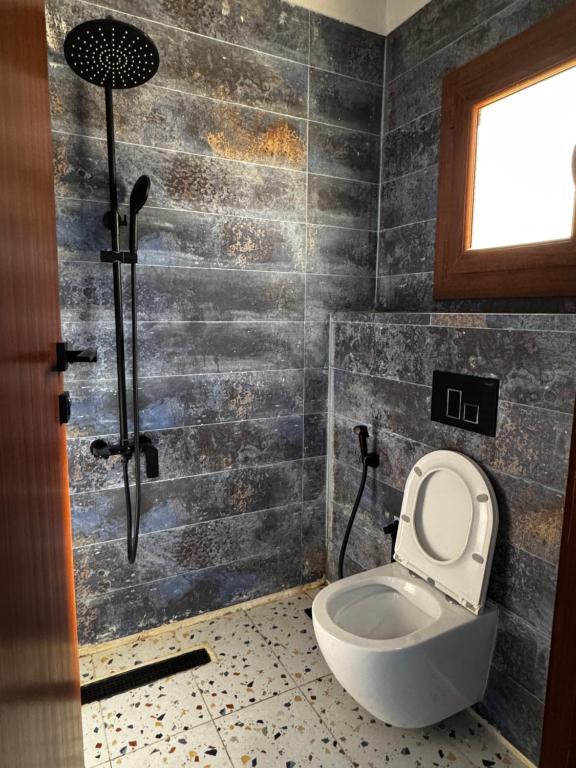 Afbeelding uit fotogalerij van Private Room in Sur House in Sur