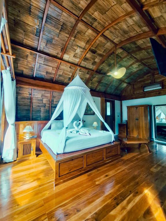 Lagoona Beach Bungalows - Eco Bungalows Batukaras - 泳池景小型套房