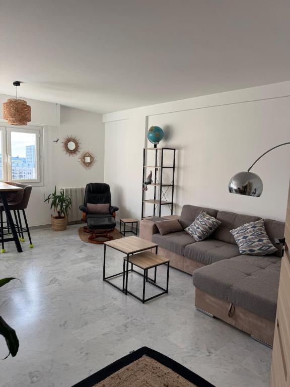 Χώρος καθιστικού στο Cherry & Mountain Appartement