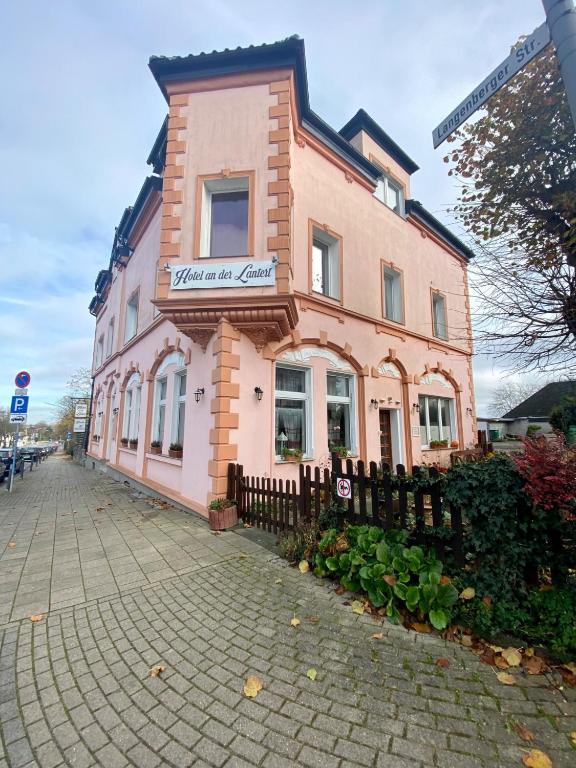 Το κτήριο όπου στεγάζεται  το ξενοδοχείο