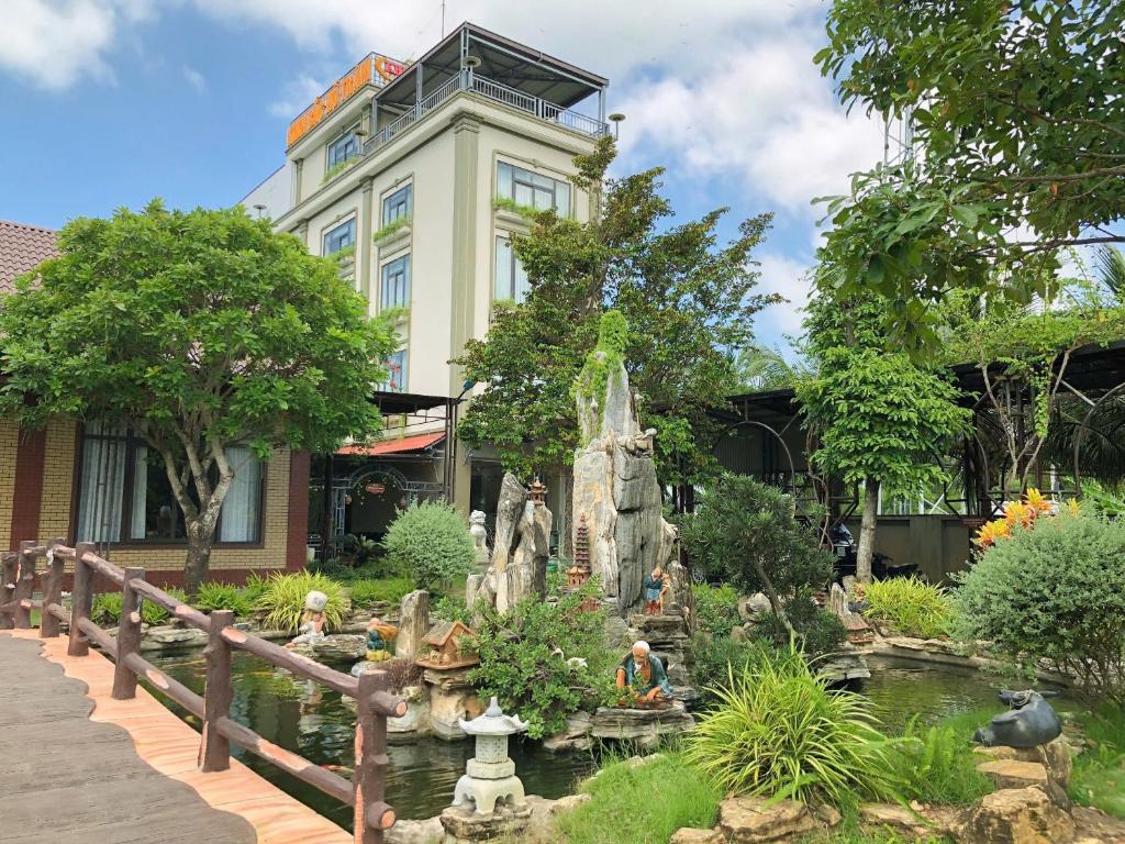 Zahrada ubytování Hotel Kim Long Hồ Tràm