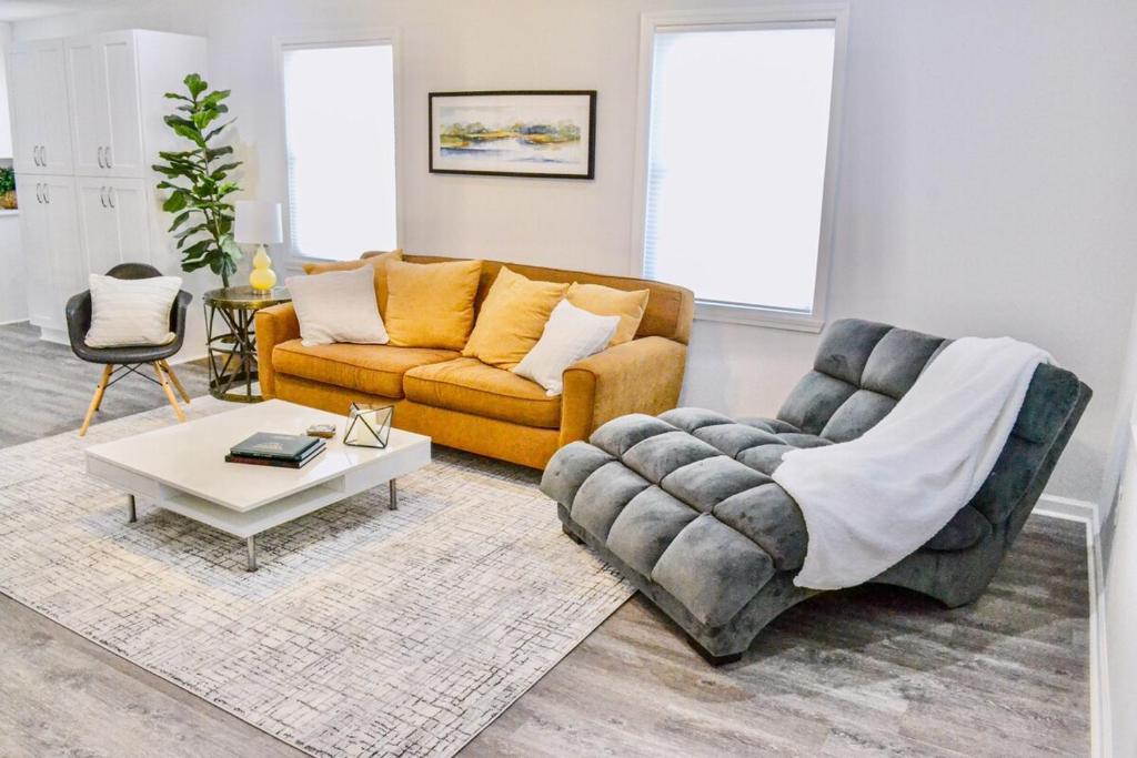 Istumisnurk majutusasutuses Downtown Raleigh Home with Fenced-in Yard