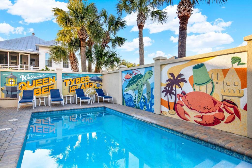 Bazén v ubytování Queen Bee nebo v jeho okolí