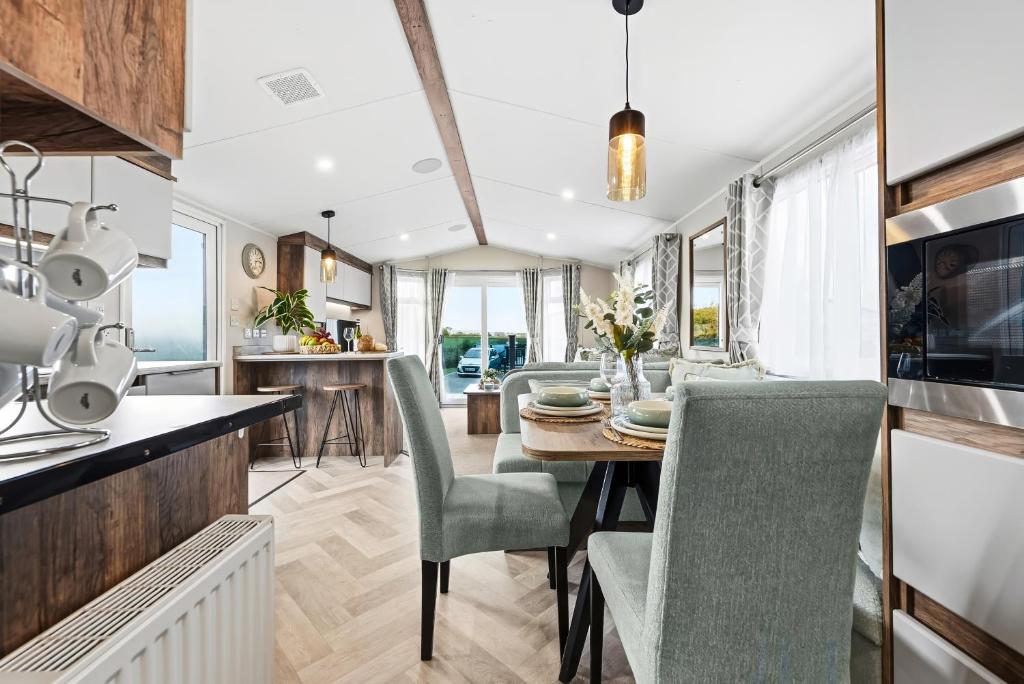 Η κουζίνα ή μικρή κουζίνα στο Cormorant View Hayling Island