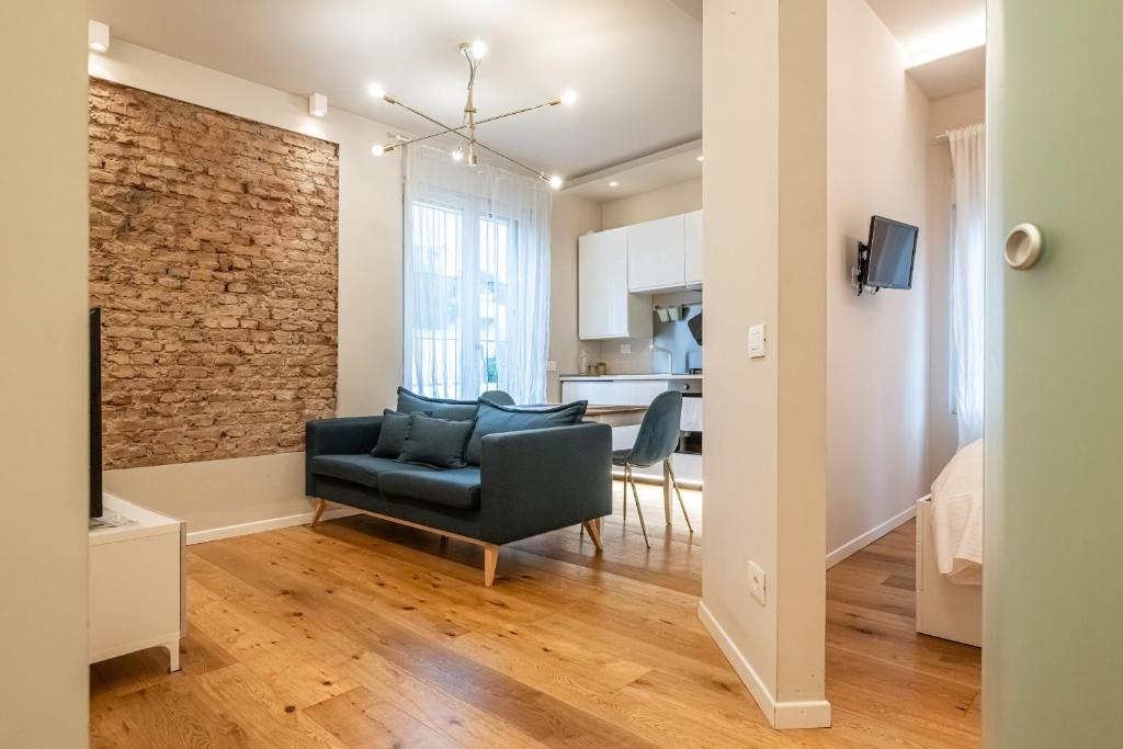 HT Maison Angera