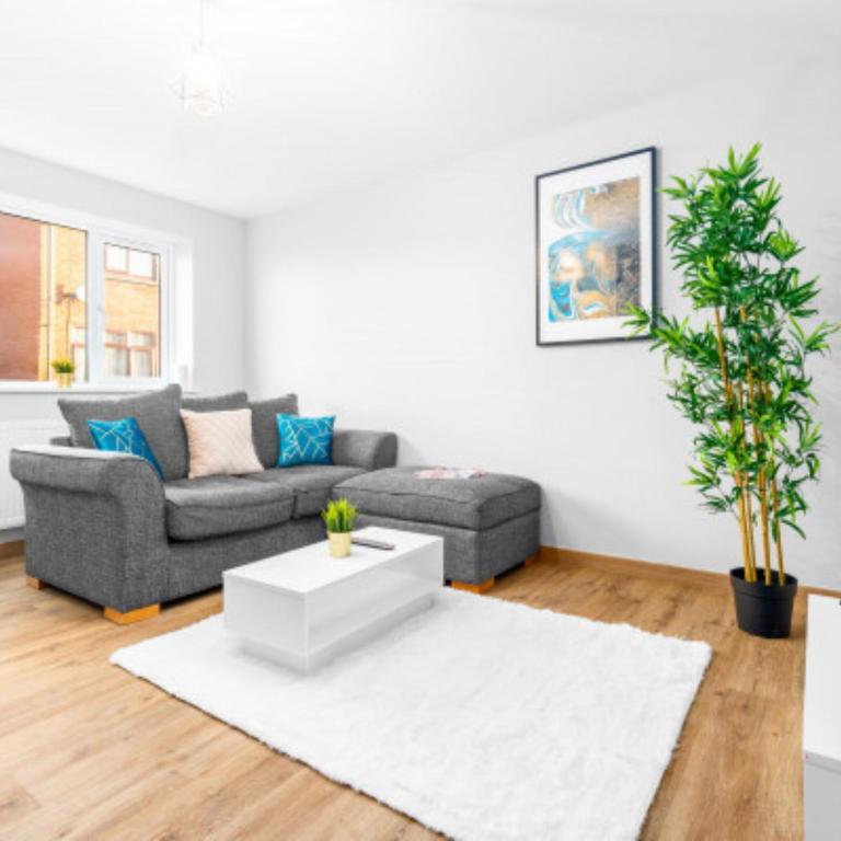 Χώρος καθιστικού στο Two Bed Apartment - Two Parking Spaces - Stourbridge 1bSt