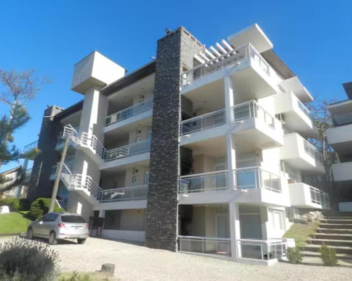 Το κτήριο όπου στεγάζεται  το ξενοδοχείο διαμερισμάτων