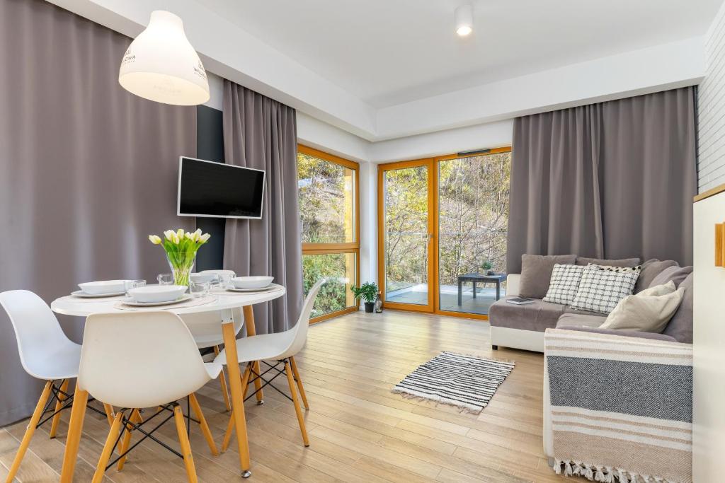 TV a/nebo společenská místnost v ubytování Apartamenty Willowa