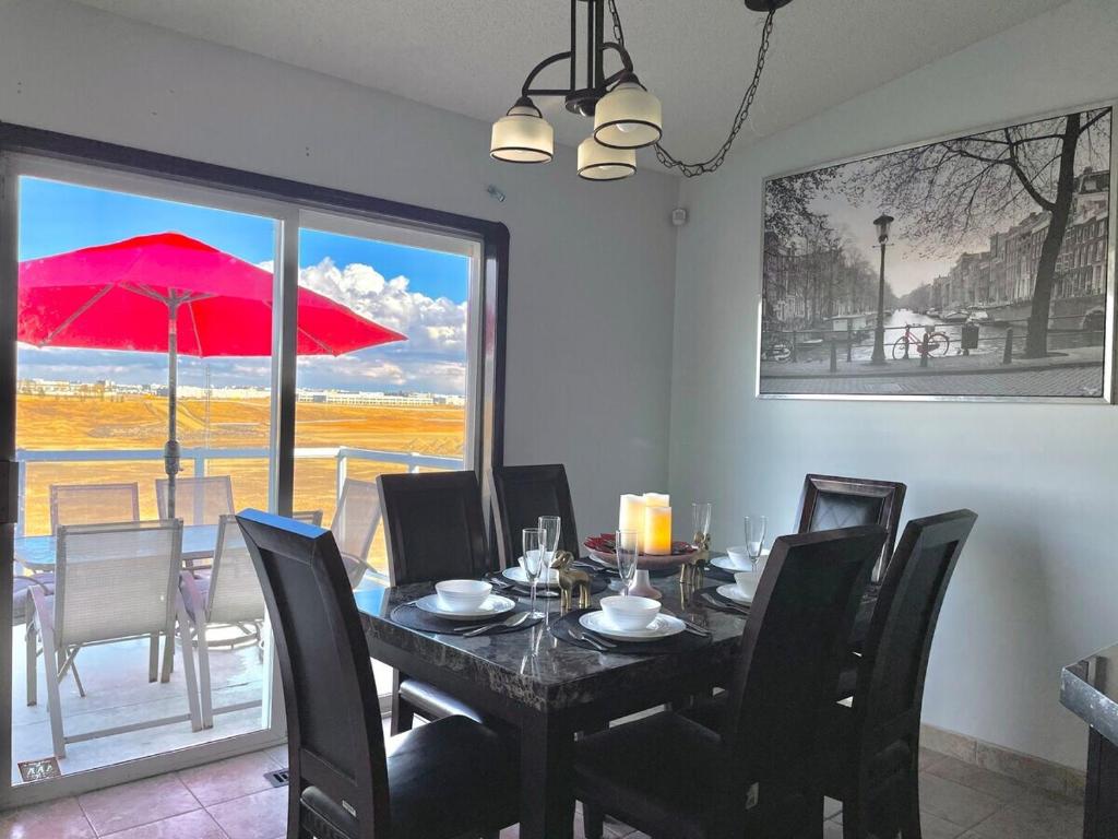 Φωτογραφία από το άλμπουμ του Covington Close στο Κάλγκαρι