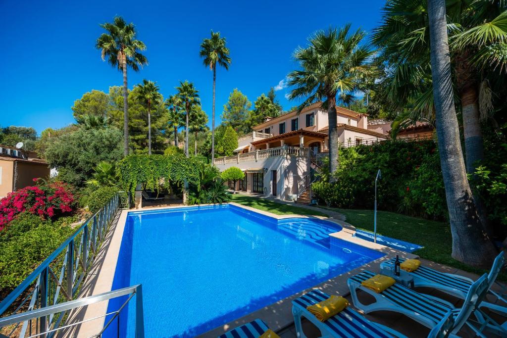 Bazén v ubytování Villa Tierraseca nebo v jeho okolí