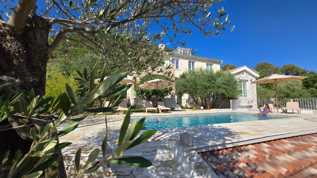 Πισίνα στο ή κοντά στο Villa Serena