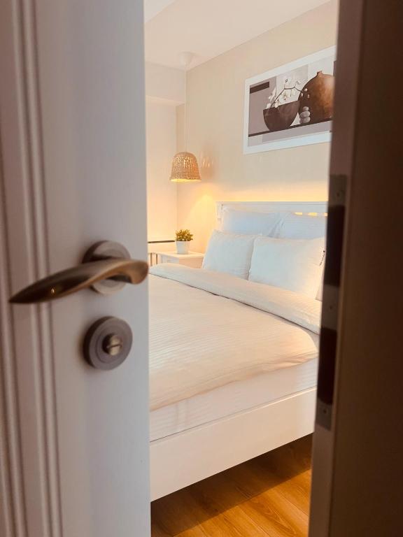 Φωτογραφία από το άλμπουμ του Otopeni Suite - King Bed - Free Shuttle Included στο Otopeni