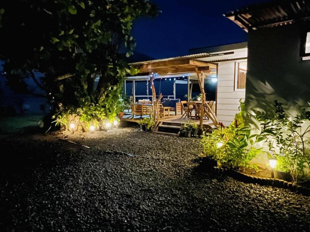 Photo de la galerie de l'établissement Le HAVAII Beach Lodge, à Taputapuapea