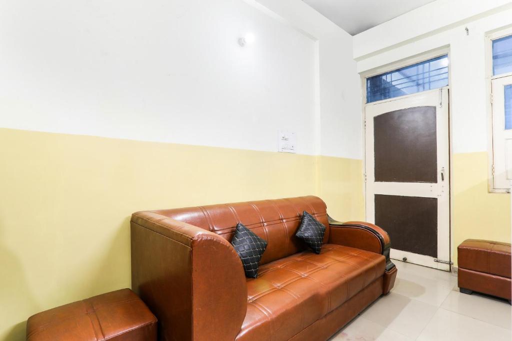 Posezení v ubytování Hotel O A.N College Patna Formerly Hudco Grand