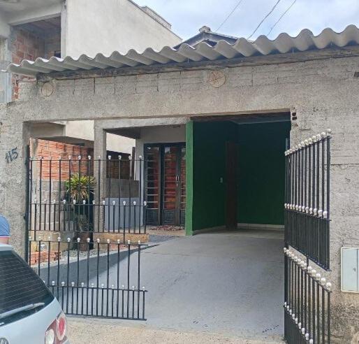 Το κτήριο όπου στεγάζεται  η παραθεριστική κατοικία