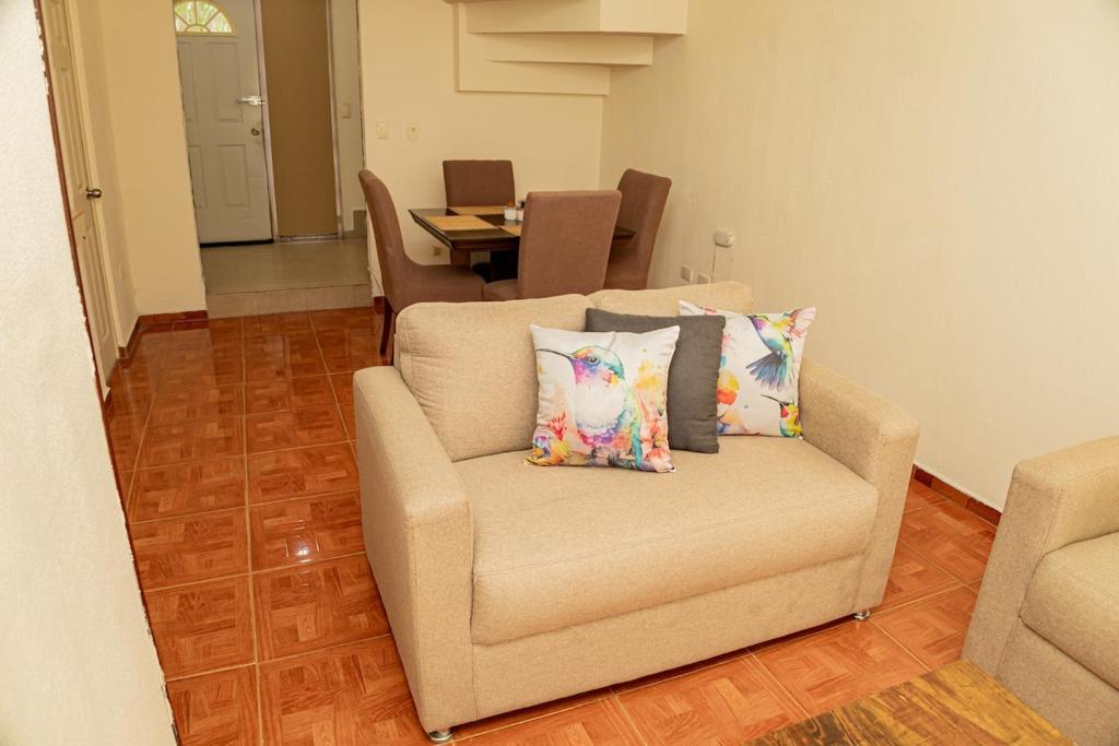 Posezení v ubytování Comfortable alojamiento Luna María - group of friends