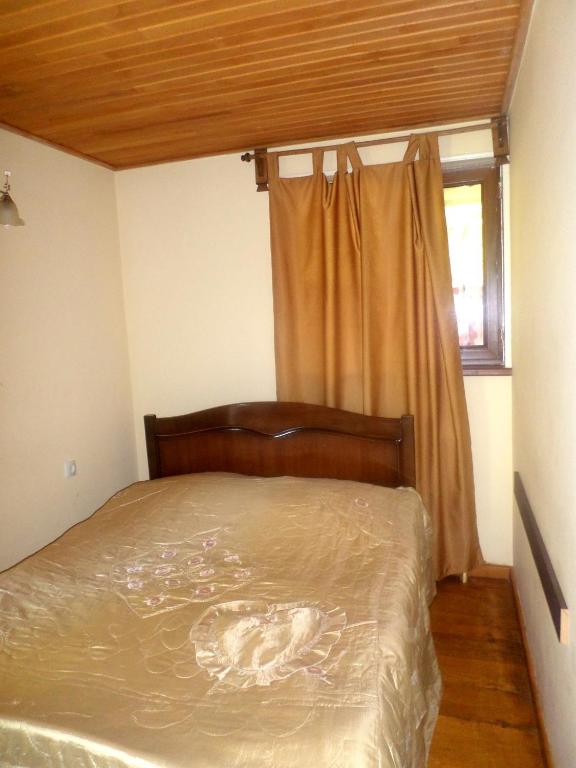 Postel nebo postele na pokoji v ubytování Gosh hotel