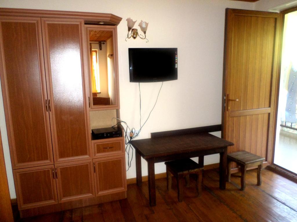 TV a/nebo společenská místnost v ubytování Gosh hotel