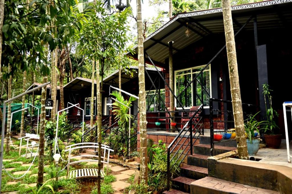 Zahrada ubytování Dandeli redstone cottages