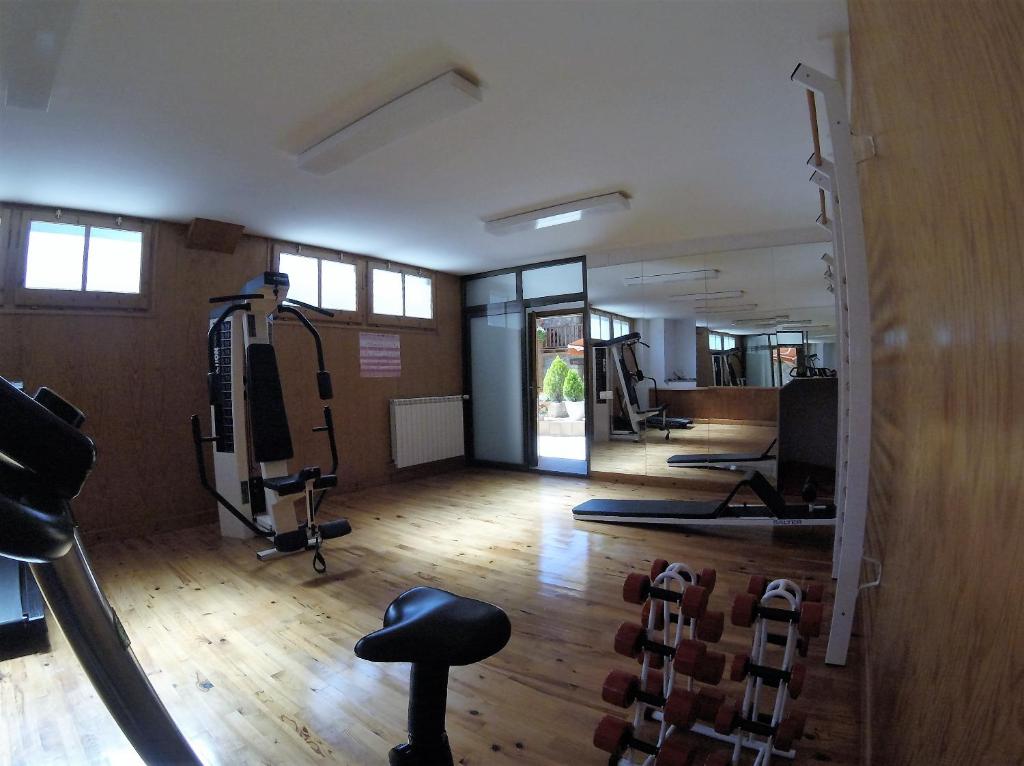 Fitness centrum a/nebo fitness zařízení v ubytování Aparthotel les Corts