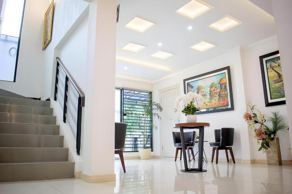 Fotografie z fotogalerie ubytování Grey House Tebet v destinaci Jakarta