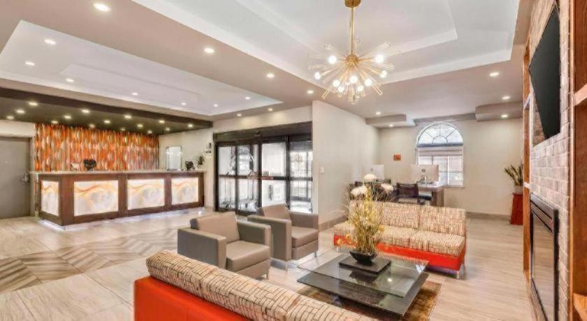 TV a/nebo společenská místnost v ubytování Best Western Plus Executive Inn