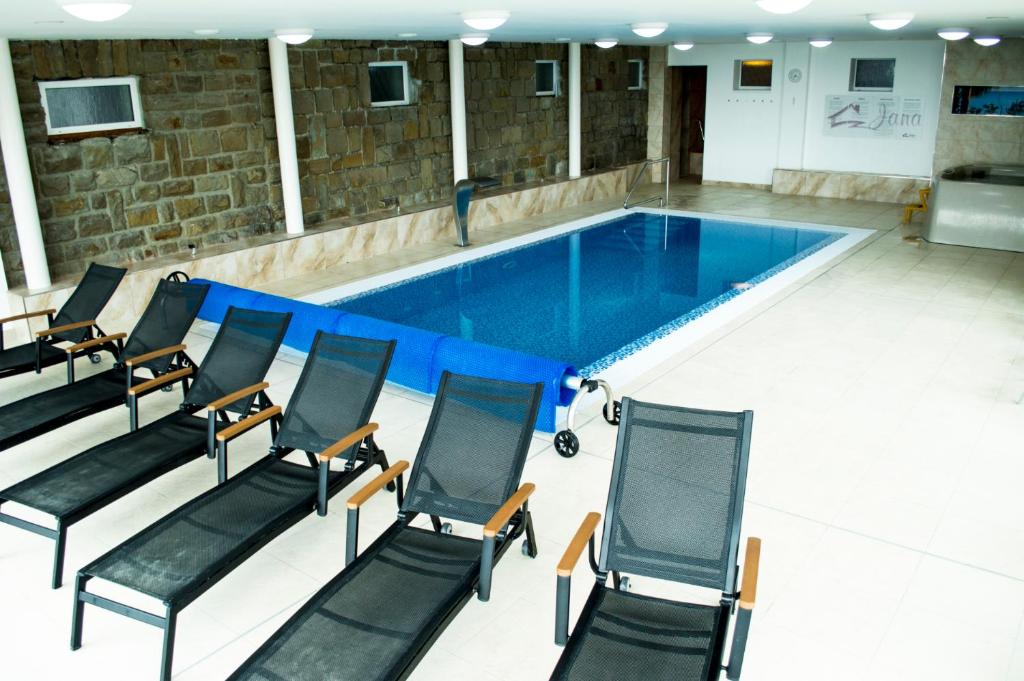 Bazén v ubytování Wellness hotel Chata Jana nebo v jeho okolí