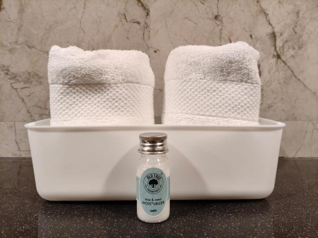 Φωτογραφία από το άλμπουμ του Luxurious 4BHK for Elderly Tourists Medical Tourists and Persons with Enhanced Needs Dwarka Sector 12 στο Νέο Δελχί