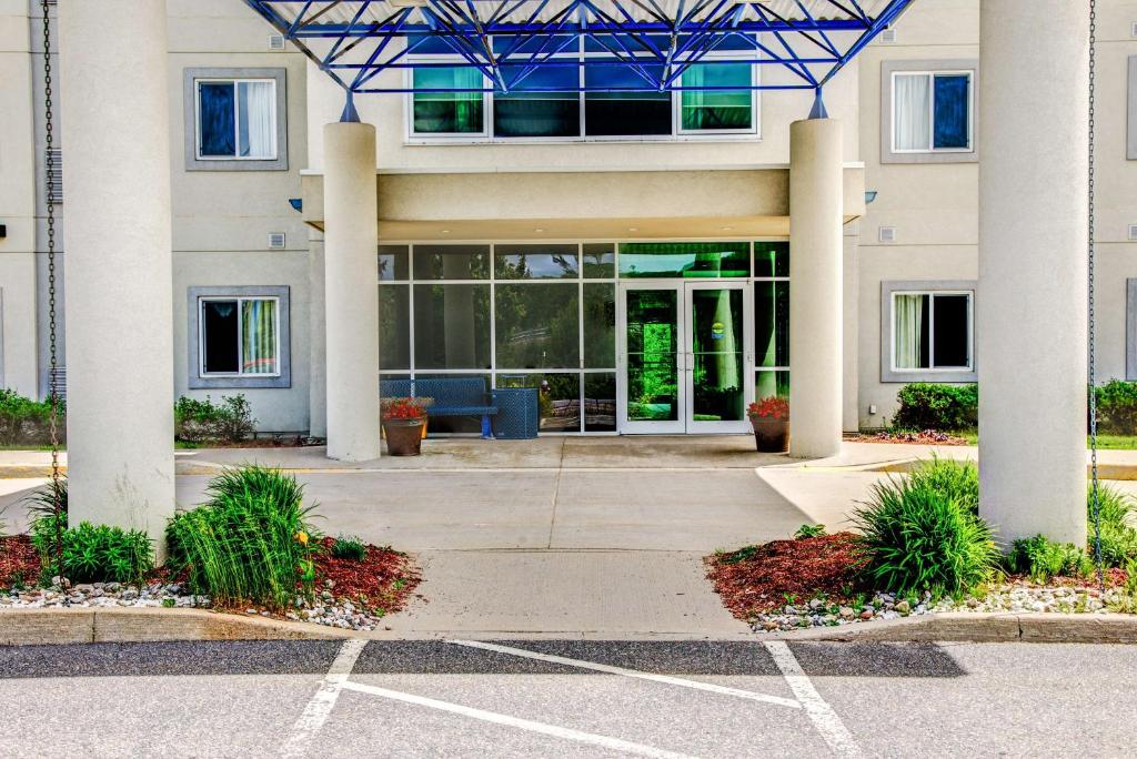 Exteriér nebo vchod ubytování Motel 6-Huntsville, ON