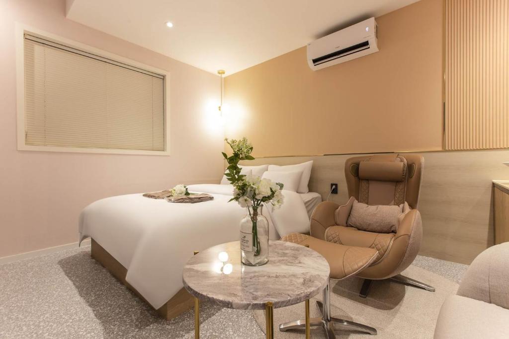 Posezení v ubytování Brown Dot Hotel Incheon Gyeyang