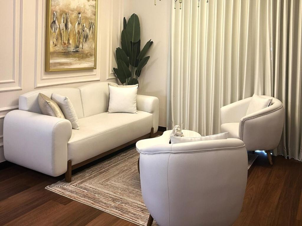 Posezení v ubytování Bentley Luxury Suite - ON320 Colombo 02